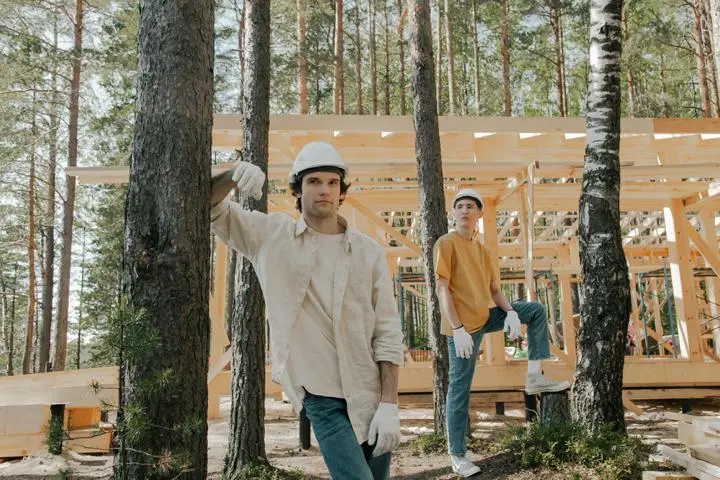 Betriebshaftpflicht für das Baugewerbe erstattet Kosten für Sachschäden durch Subunternehmer