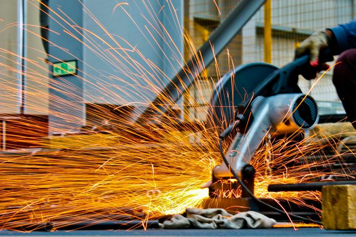 betriebshaftpflicht-handwerker-defekte-saege Betriebshaftpflicht für Handwerker bei defekter Säge
