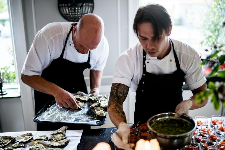 betriebshaftpflicht-gastronomie-verletzung-mitarbeiter Betriebshaftpflicht Catering Gastronomie