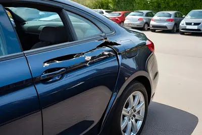 Betriebshaftpflicht für Maler deckt Schäden am Lack ab