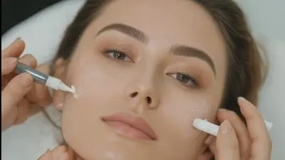 Betriebshaftpflicht für Kosmetikstudios schützt bei Fehlern von Mitarbeitern