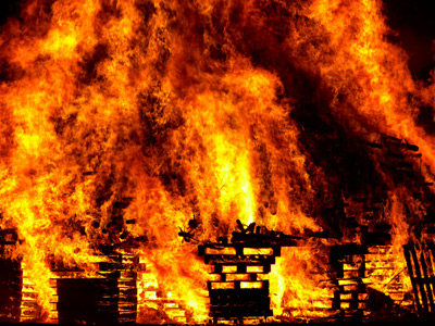 betriebshaftpflicht-kfz-werkstatt-feuerschaden Betriebshaftpflicht für KFZ-Werkstatt schützt bei Feuerschaden