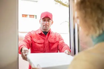 Betriebshaftpflicht für Kurierdienst schützt bei Datenschutzvorfällen