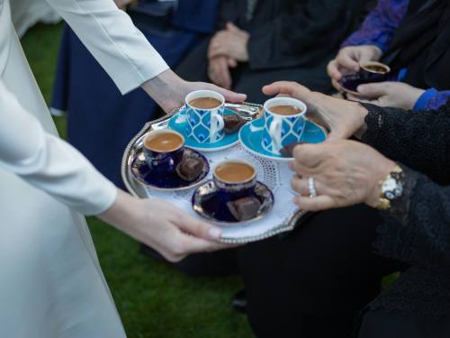 Betriebshaftpflicht für Bar / Pub haftet für Schäden durch Mitarbeiter