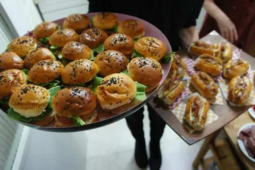 Betriebshaftpflicht für Catering / Partyservice schützt bei Sachschaden